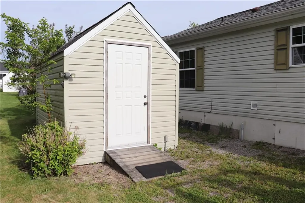 48 Songbird Lane Tiverton RI 02878