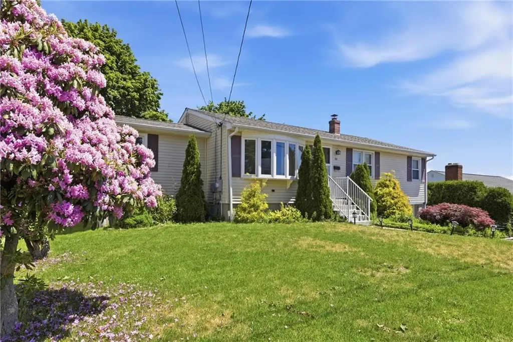 39 Salem Avenue Cranston RI 02920