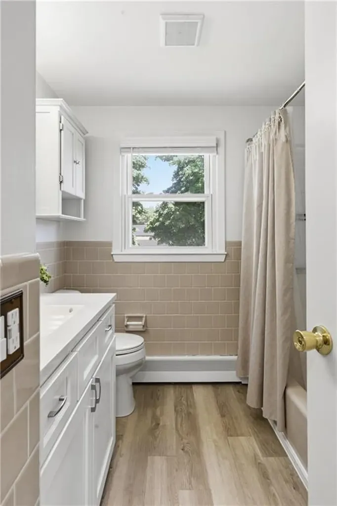 39 Salem Avenue Cranston RI 02920