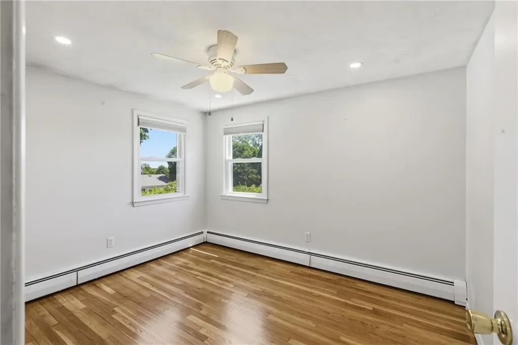 39 Salem Avenue Cranston RI 02920