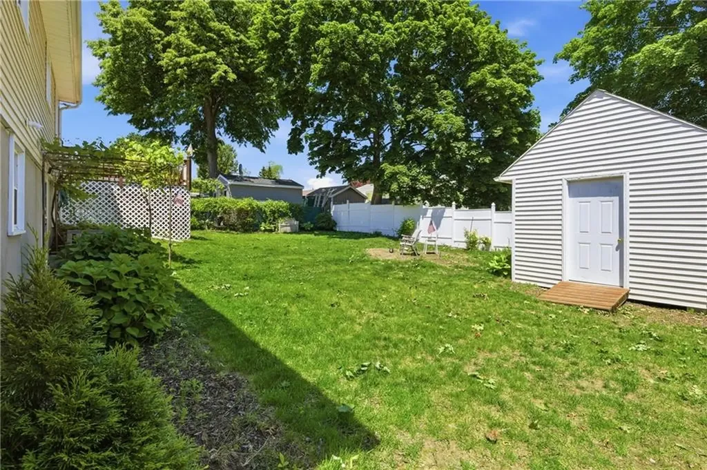 39 Salem Avenue Cranston RI 02920
