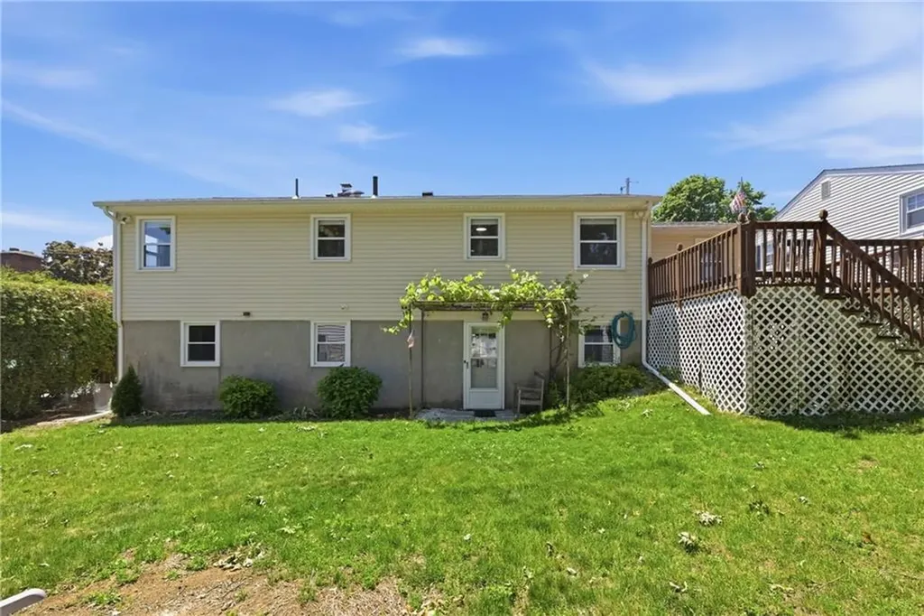 39 Salem Avenue Cranston RI 02920