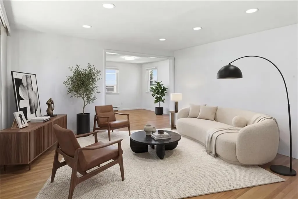 39 Salem Avenue Cranston RI 02920