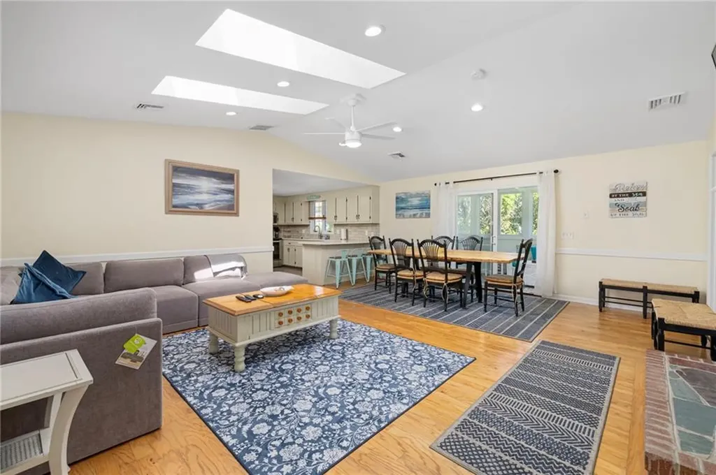 37 Newport Lane Narragansett RI 02882