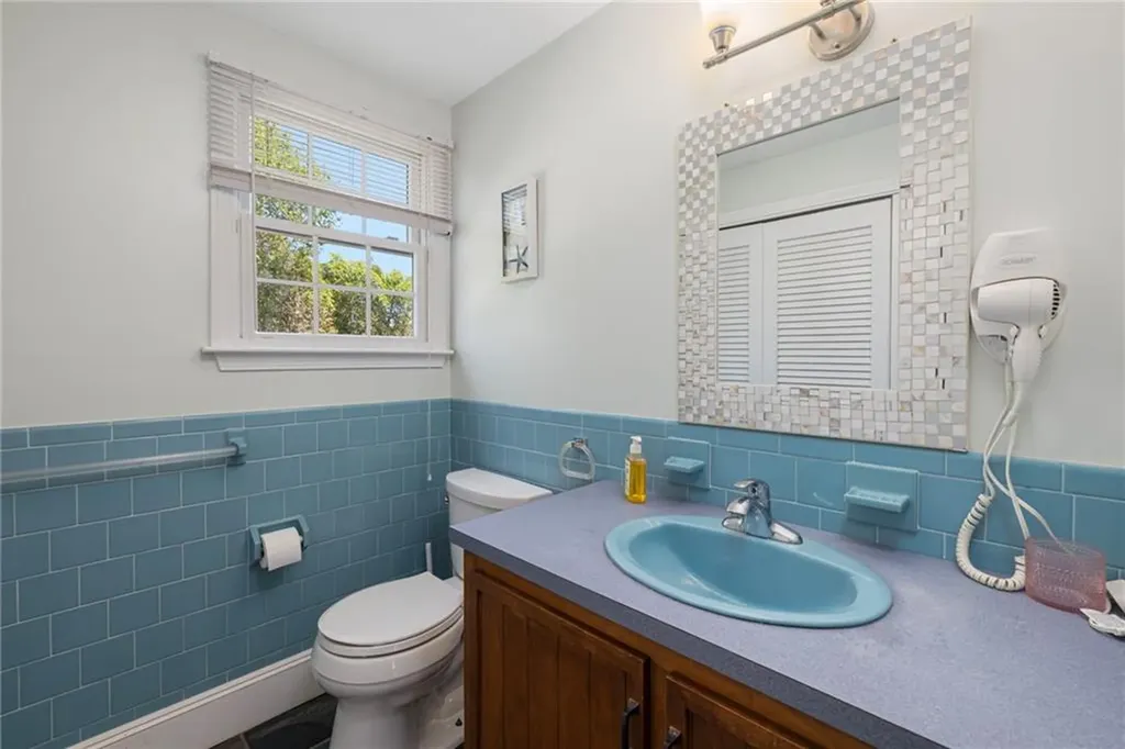 37 Newport Lane Narragansett RI 02882