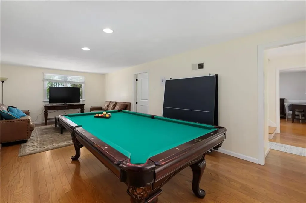37 Newport Lane Narragansett RI 02882