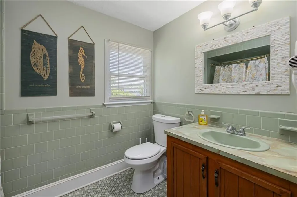 37 Newport Lane Narragansett RI 02882