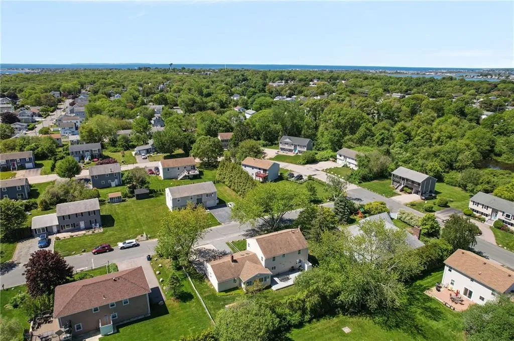 37 Newport Lane Narragansett RI 02882