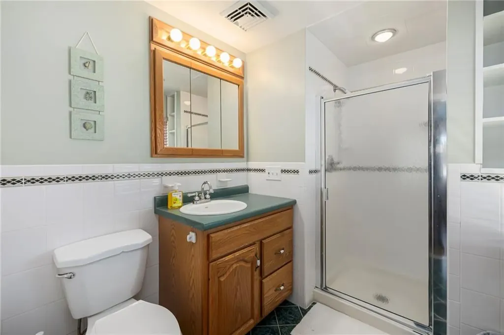 37 Newport Lane Narragansett RI 02882