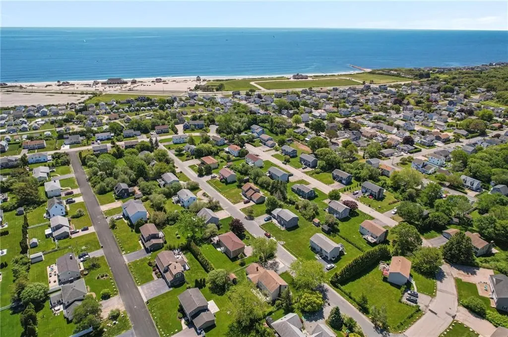 37 Newport Lane Narragansett RI 02882