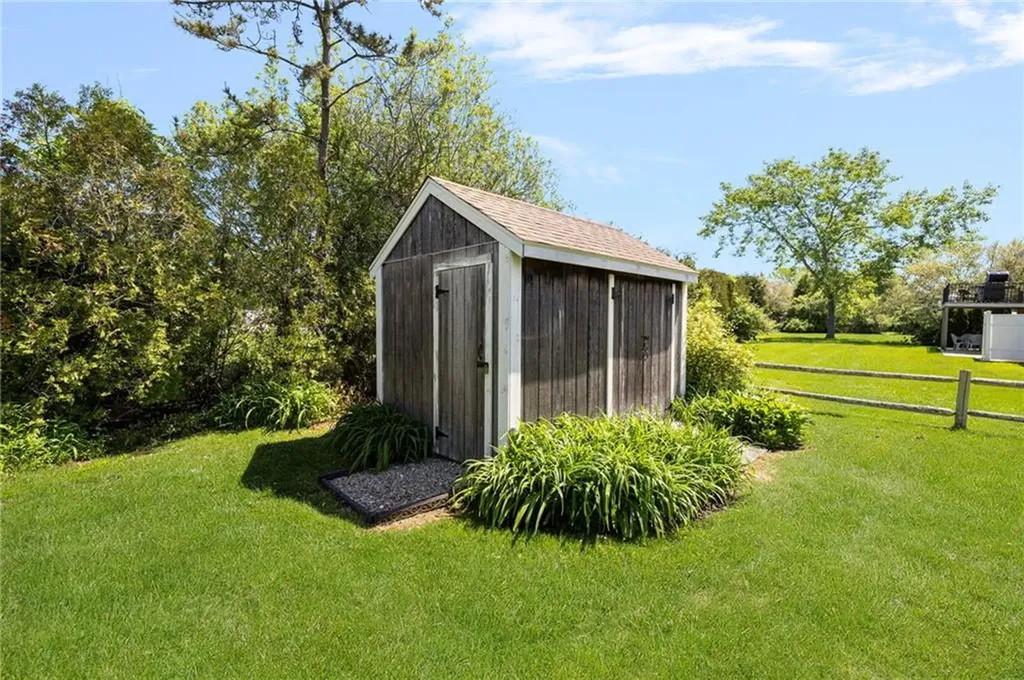 37 Newport Lane Narragansett RI 02882