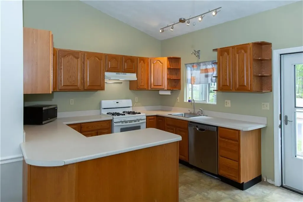 6 Birch Drive Exeter RI 02822