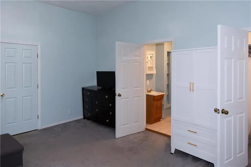 6 Birch Drive Exeter RI 02822