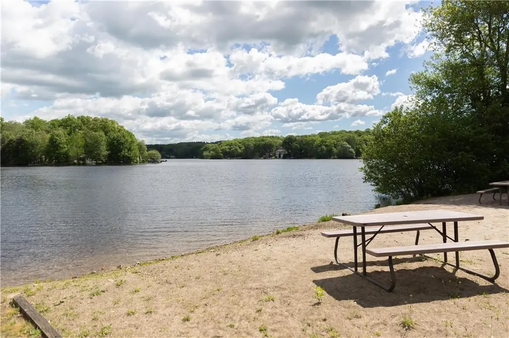 6 Birch Drive Exeter RI 02822