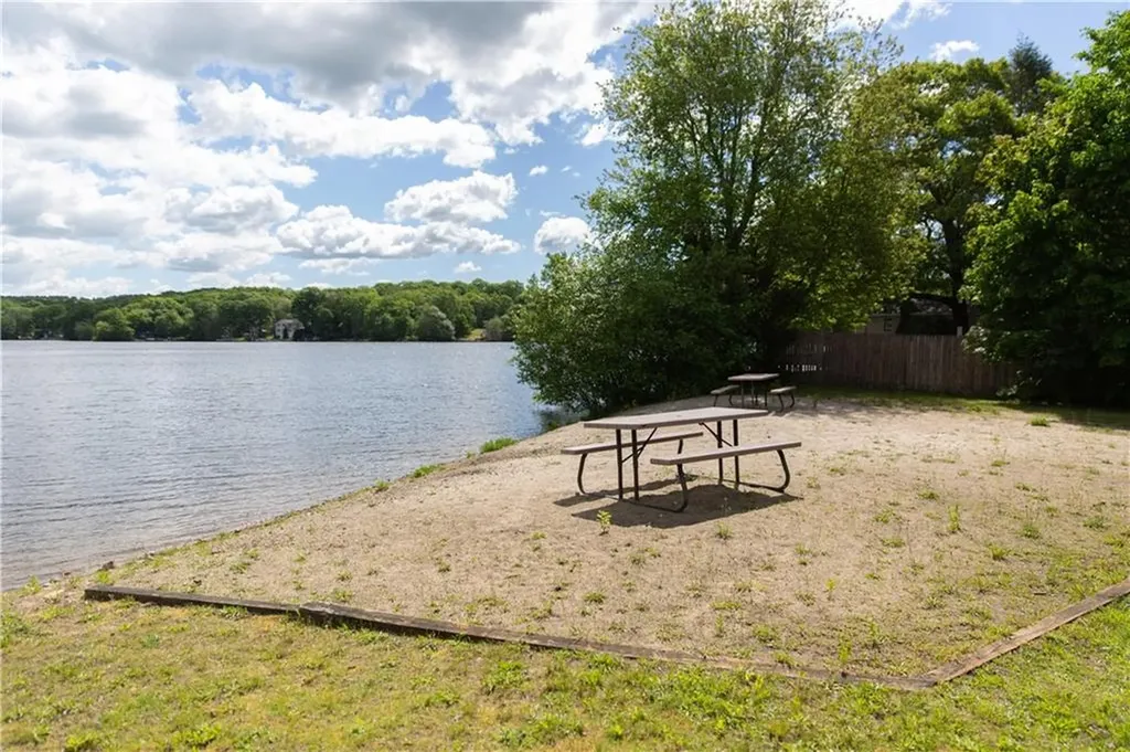 6 Birch Drive Exeter RI 02822