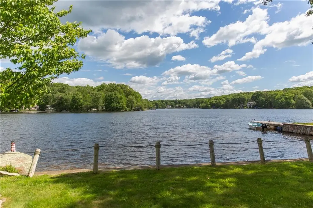 6 Birch Drive Exeter RI 02822