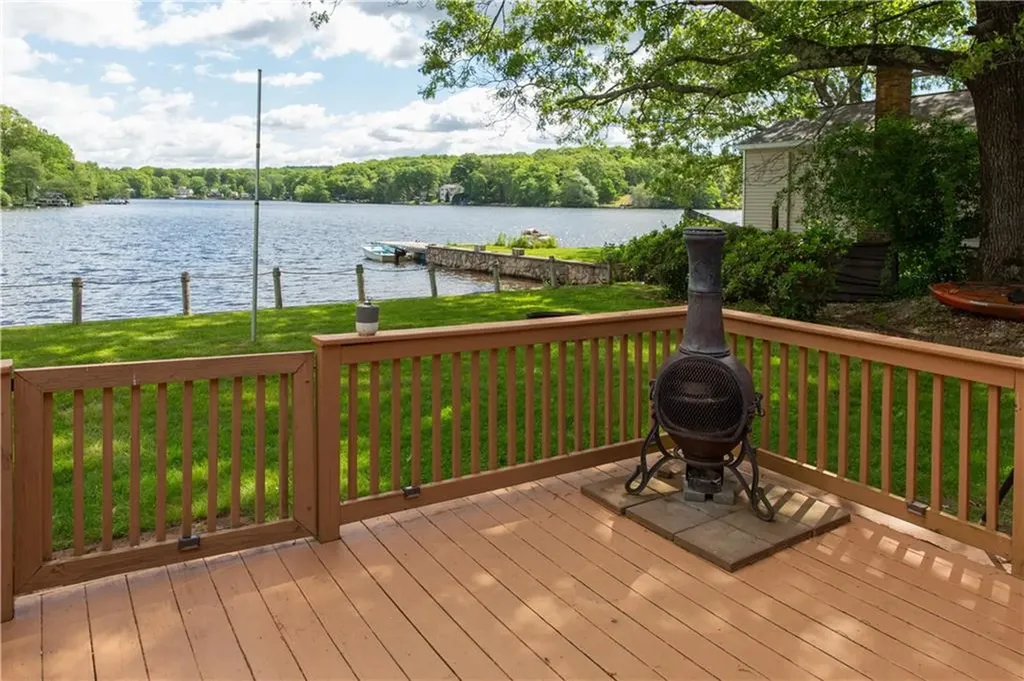 6 Birch Drive Exeter RI 02822