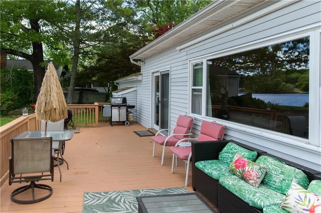6 Birch Drive Exeter RI 02822