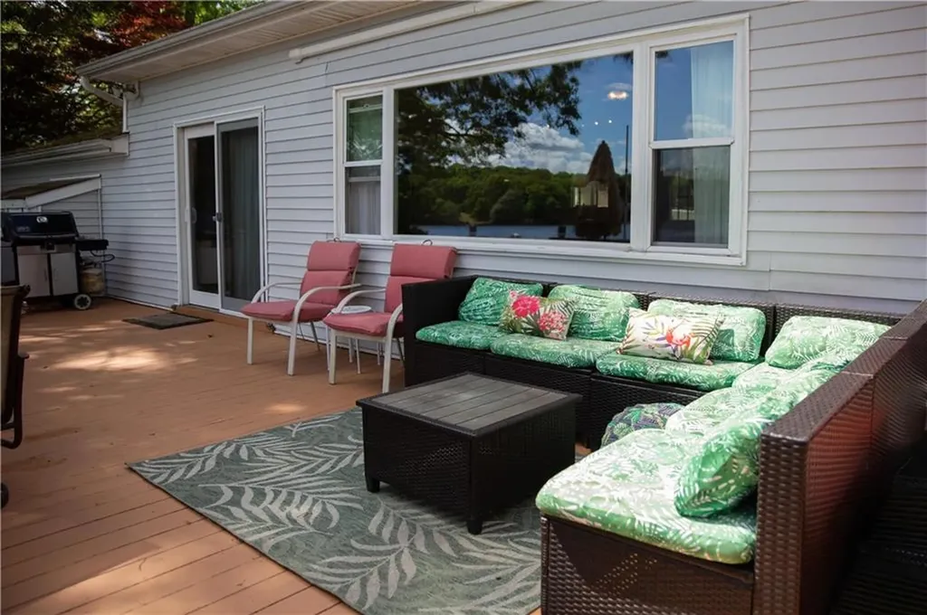 6 Birch Drive Exeter RI 02822