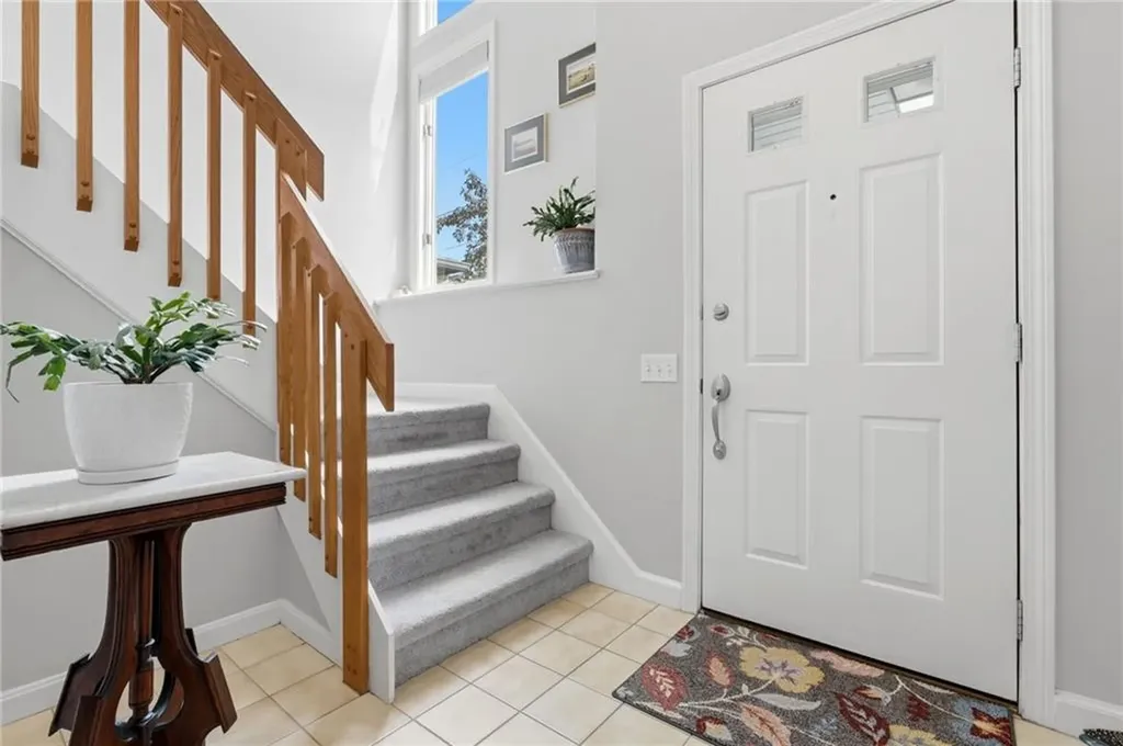 74 Valley Green Court North Providence RI 02904