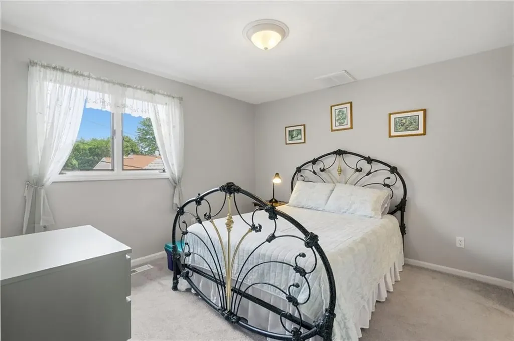 74 Valley Green Court North Providence RI 02904