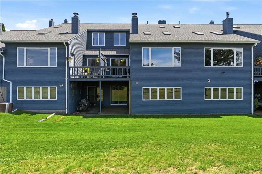 74 Valley Green Court North Providence RI 02904