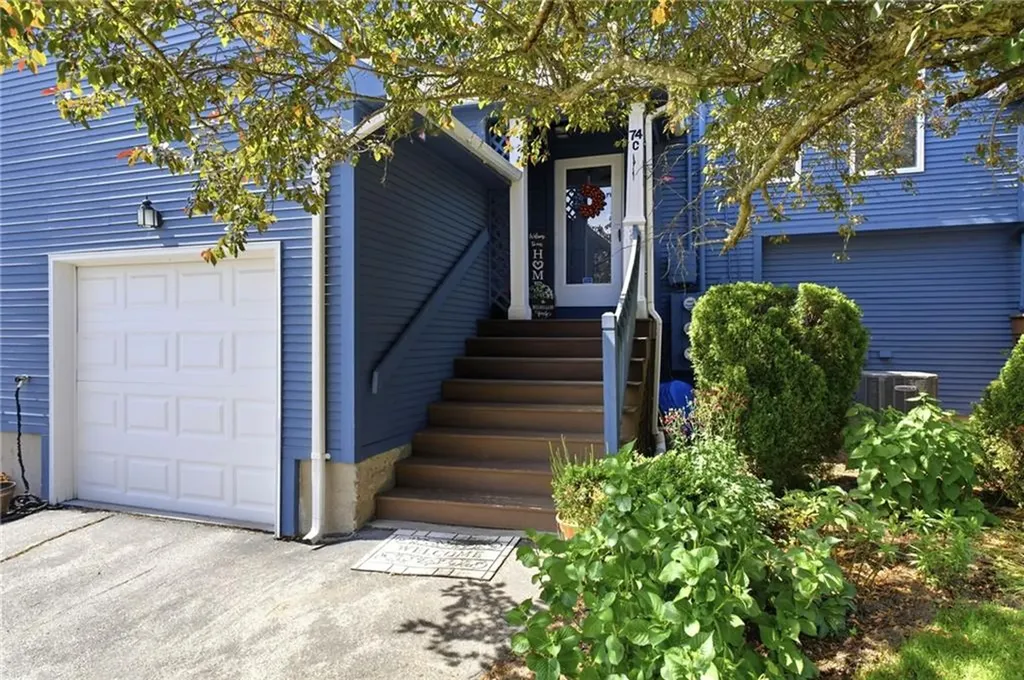 74 Valley Green Court North Providence RI 02904