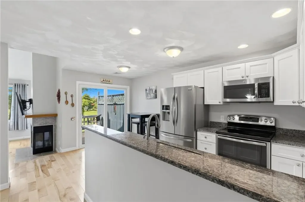 74 Valley Green Court North Providence RI 02904