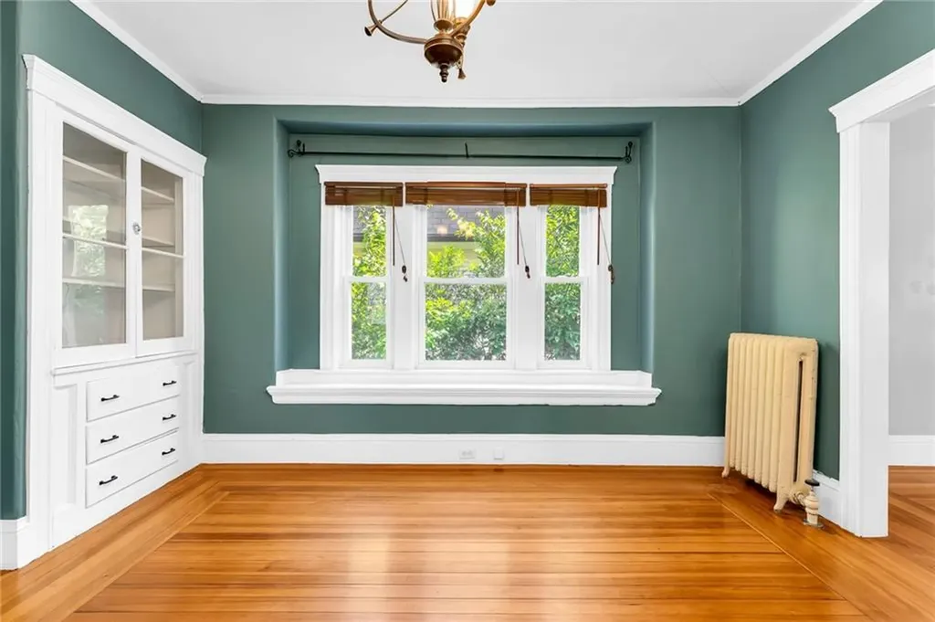 1058 Narragansett Boulevard Cranston RI 02905