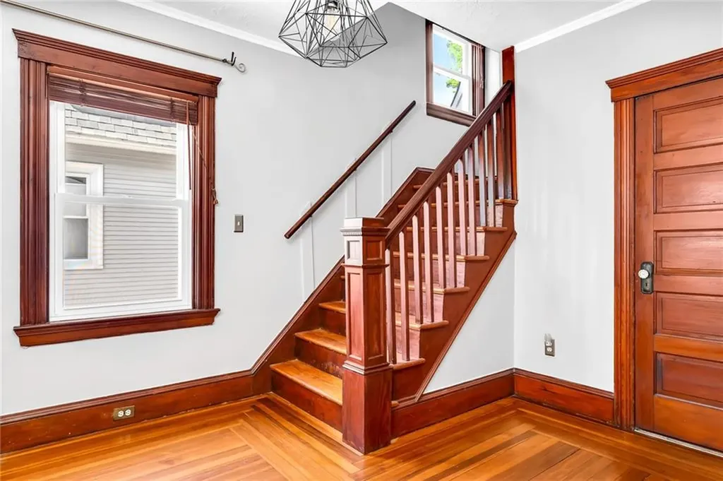 1058 Narragansett Boulevard Cranston RI 02905