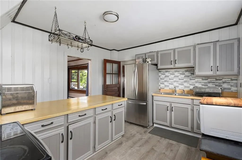 60 Cottage Avenue Portsmouth RI 02871