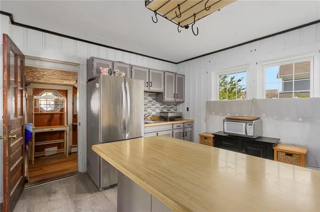 60 Cottage Avenue Portsmouth RI 02871