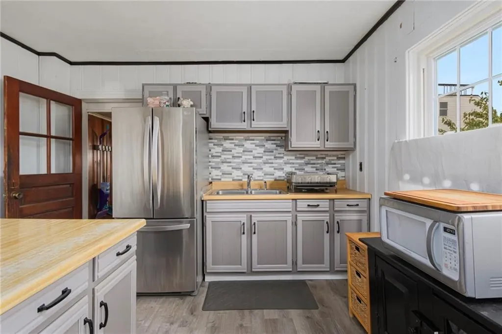 60 Cottage Avenue Portsmouth RI 02871