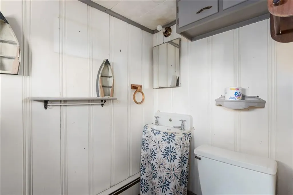 60 Cottage Avenue Portsmouth RI 02871