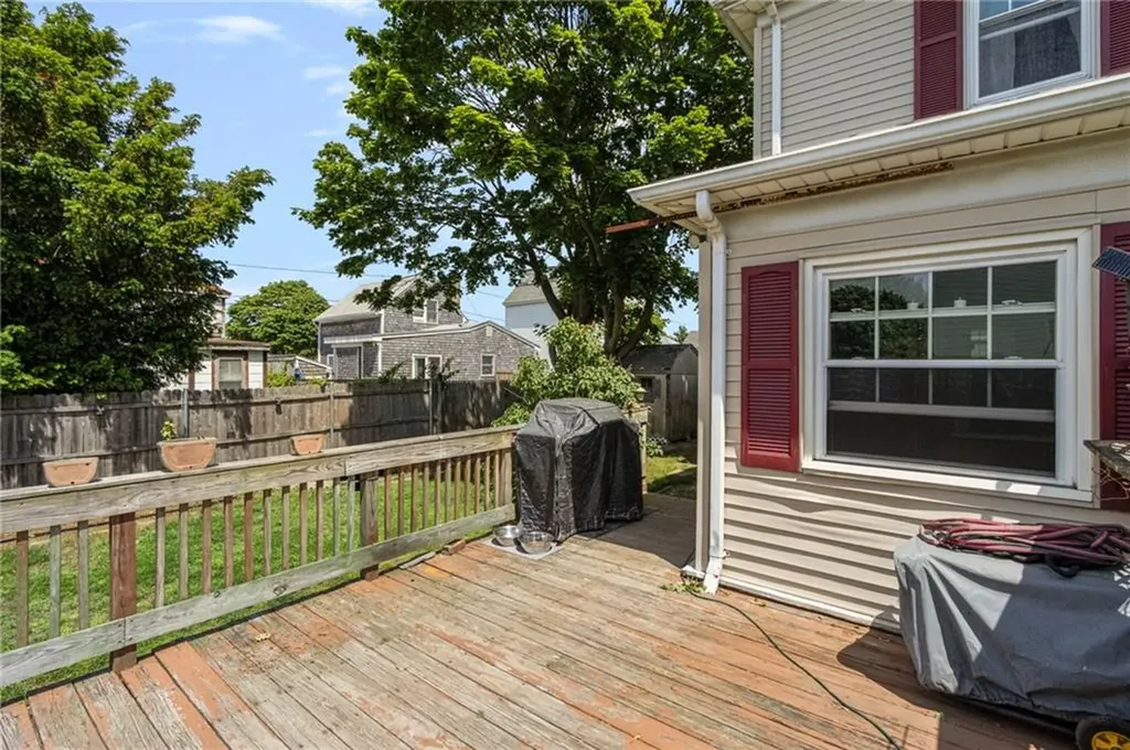 60 Cottage Avenue Portsmouth RI 02871