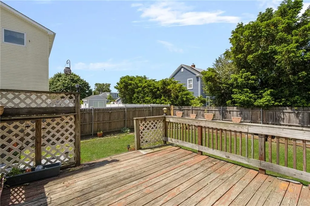 60 Cottage Avenue Portsmouth RI 02871