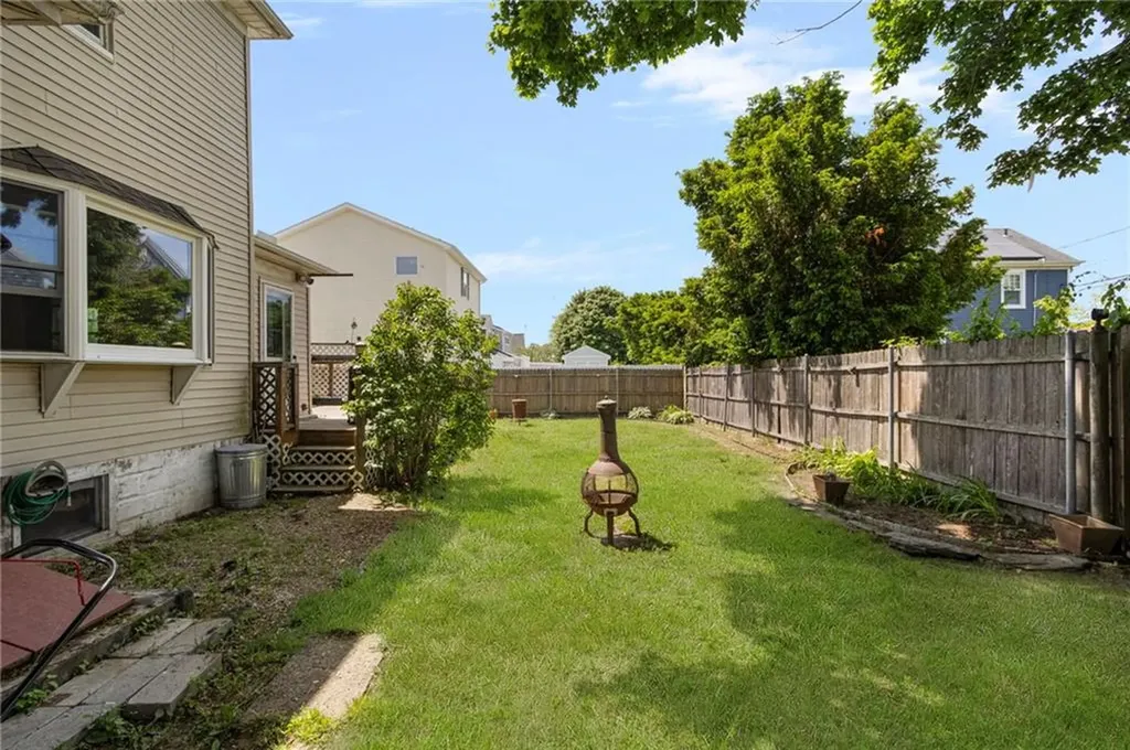 60 Cottage Avenue Portsmouth RI 02871
