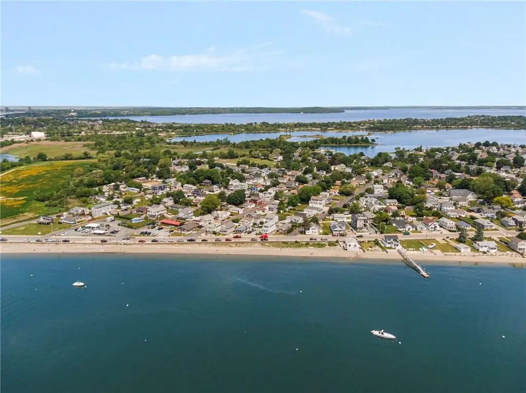 60 Cottage Avenue Portsmouth RI 02871