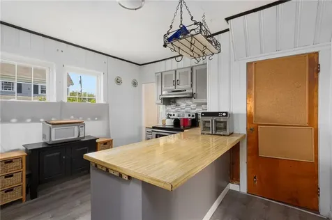 60 Cottage Avenue Portsmouth RI 02871