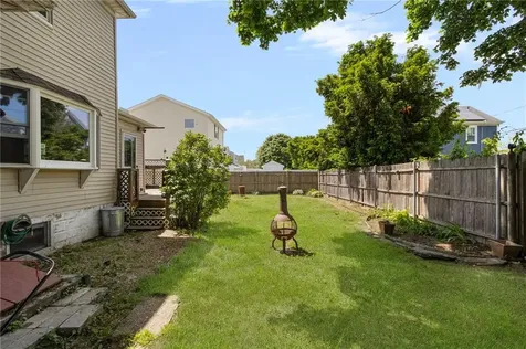 60 Cottage Avenue Portsmouth RI 02871