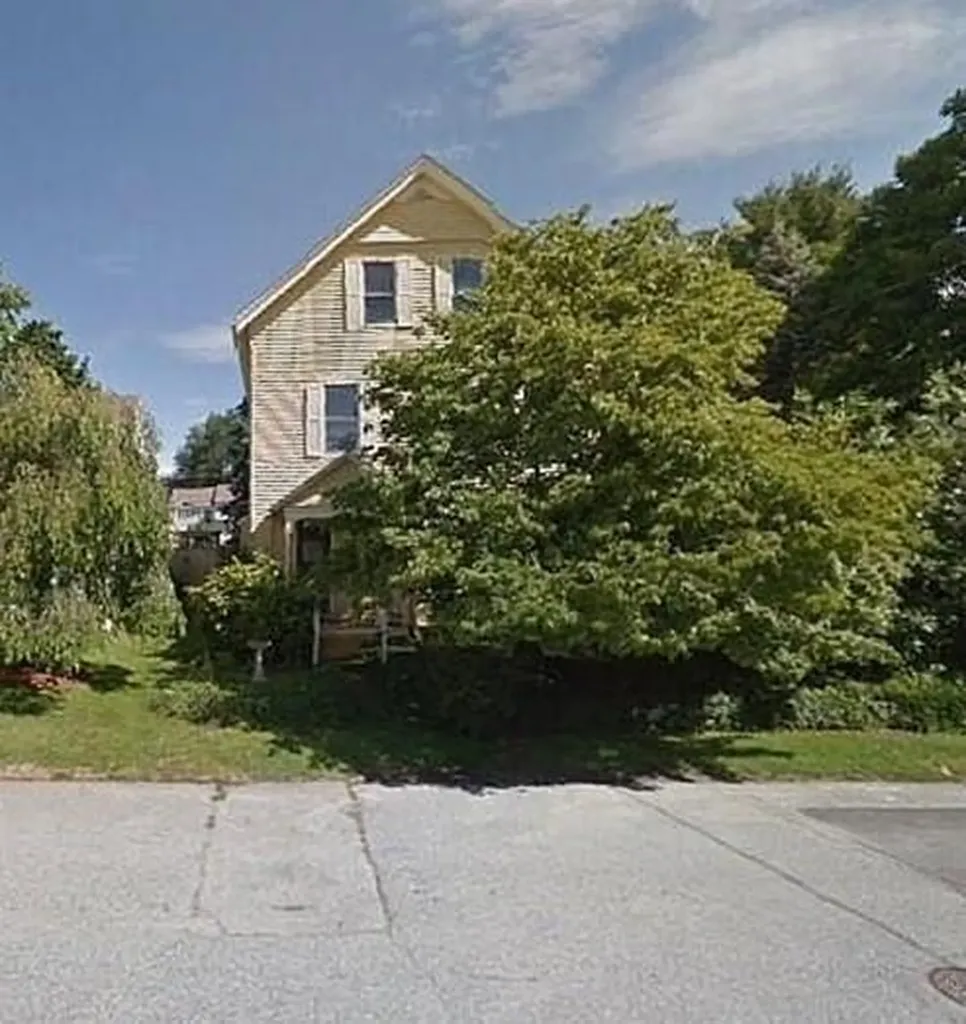 40 East Barrows Street Cumberland RI 02864