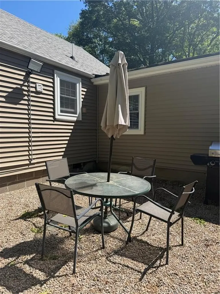 36 Pettaquamscutt Lake Road Narragansett RI 02874