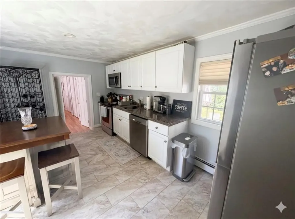 36 Pettaquamscutt Lake Road Narragansett RI 02874