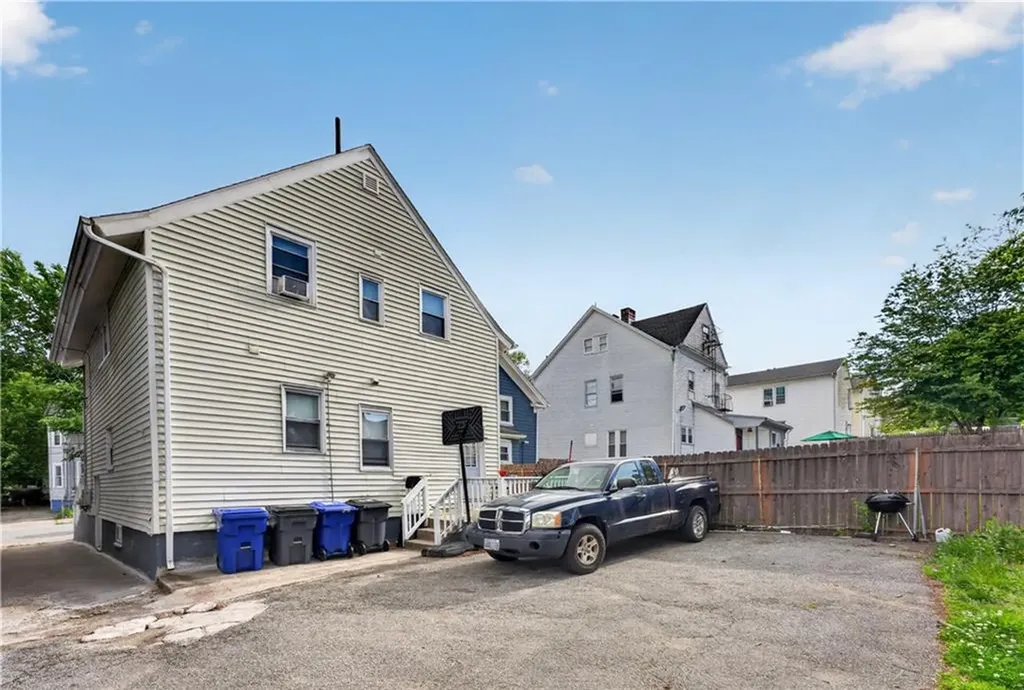 15 Armington St Street Providence RI 02908