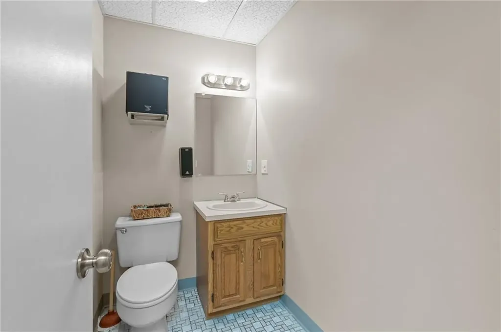 33 College Hill Road Warwick RI 02886