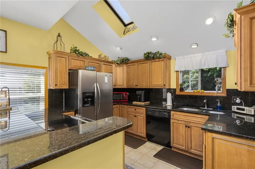 36 Pine Street Woonsocket RI 02895