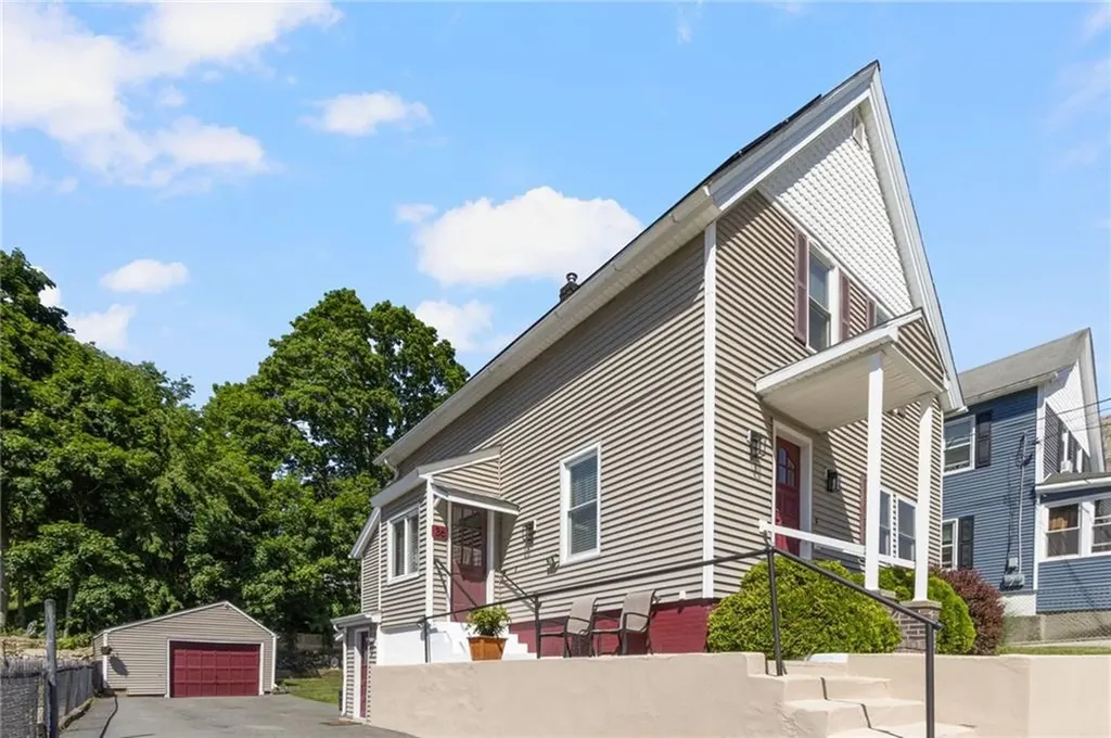 36 Pine Street Woonsocket RI 02895