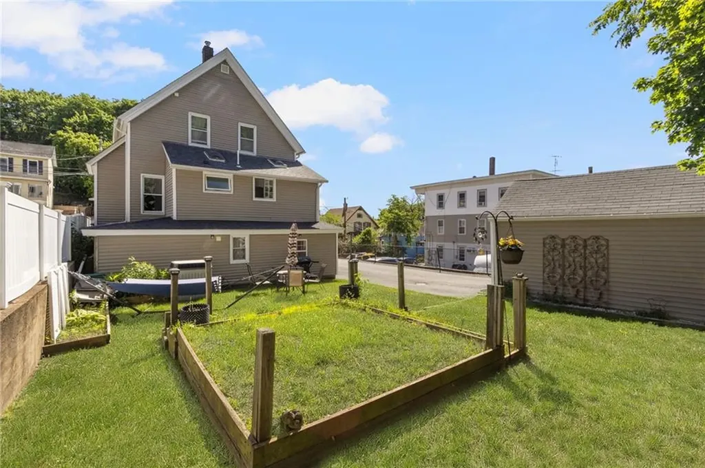 36 Pine Street Woonsocket RI 02895