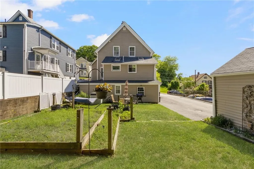 36 Pine Street Woonsocket RI 02895
