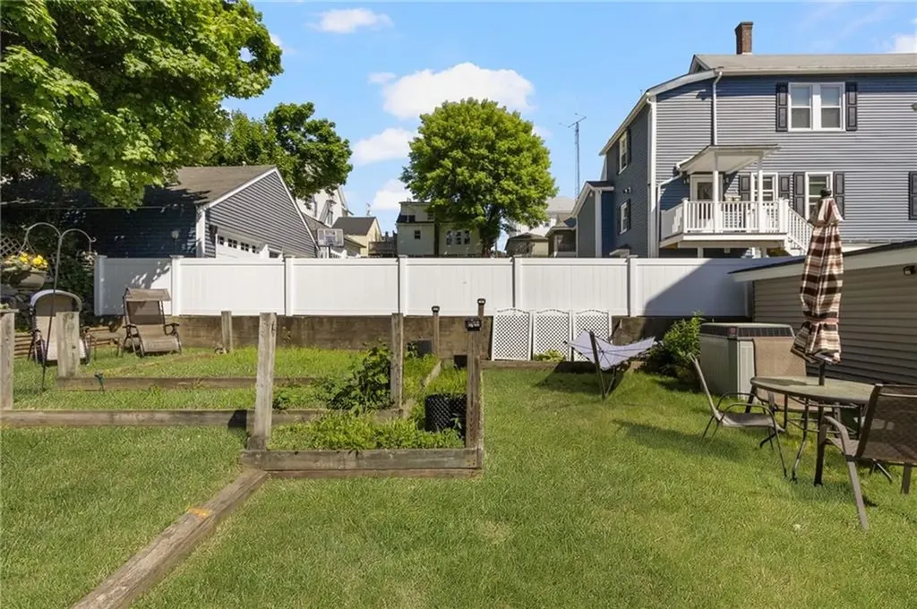 36 Pine Street Woonsocket RI 02895